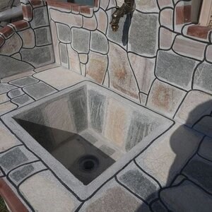 Външна мивка с неоформен камък Стандарт