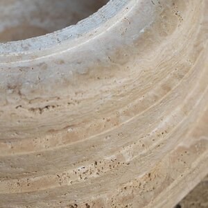 Основа за колона Романо от антикиран травертин Класик 60 x 60 x 20 см