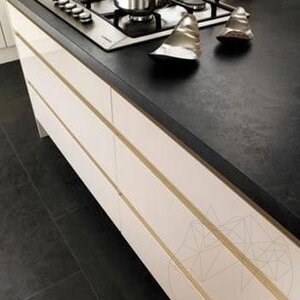 Черен плот от антикиран шистов камък  200 x 65 x 3 см