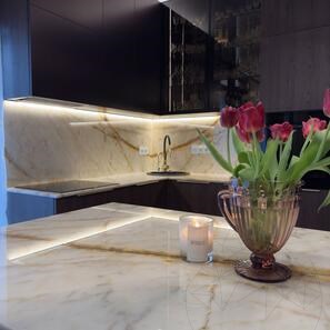 Полирани фаши мрамор Калаката Голд 2 см