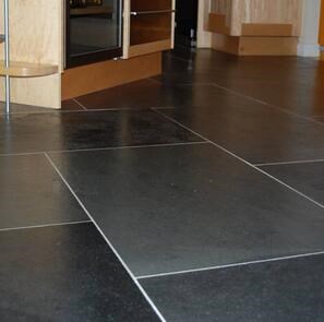 LTP Profesional Ironwax Satin, акрилен препарат за самополиране със сатиниращ ефект, само за интериорна употреба, 1 л