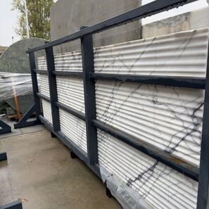 Calacatta Lilac Полиран оребрен мрамор плоча 2 cm