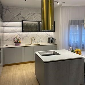 Calacatta Lilac Полиран оребрен мрамор плоча 2 cm