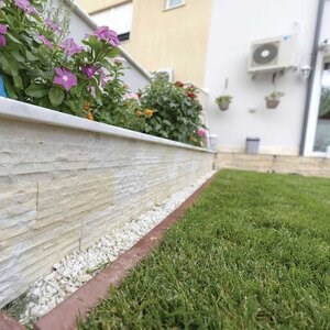 Мрамор Катания с чукнати глиц линии 10 х 30 х 1.5 см