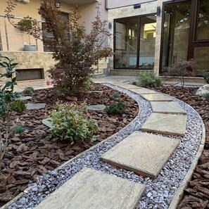 Овални камъчета от мрамор Червен Атлас 2-4 см кг