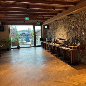 Зидария от неоформен мрамор Акрон