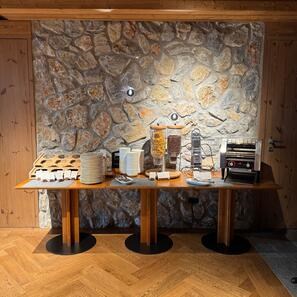 Зидария от неоформен мрамор Акрон