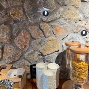 Зидария от неоформен мрамор Акрон