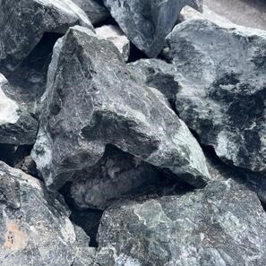 Зидария от неоформен зелен мрамор Парадизо (ъгли)