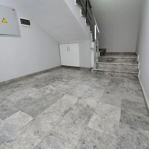 Шлайфан сив мрамор Тундра 61 x 30.5 x 1 см