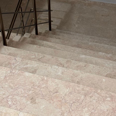Стъпало от антикиран мрамор Розалина 120 x 30 x 3 см