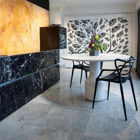 Трапезна маса Volakas Marble Moon