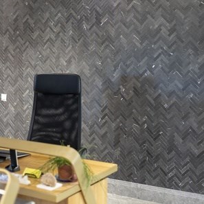 Шлайфана мозайка рибена кост от мрамор Клеопатра