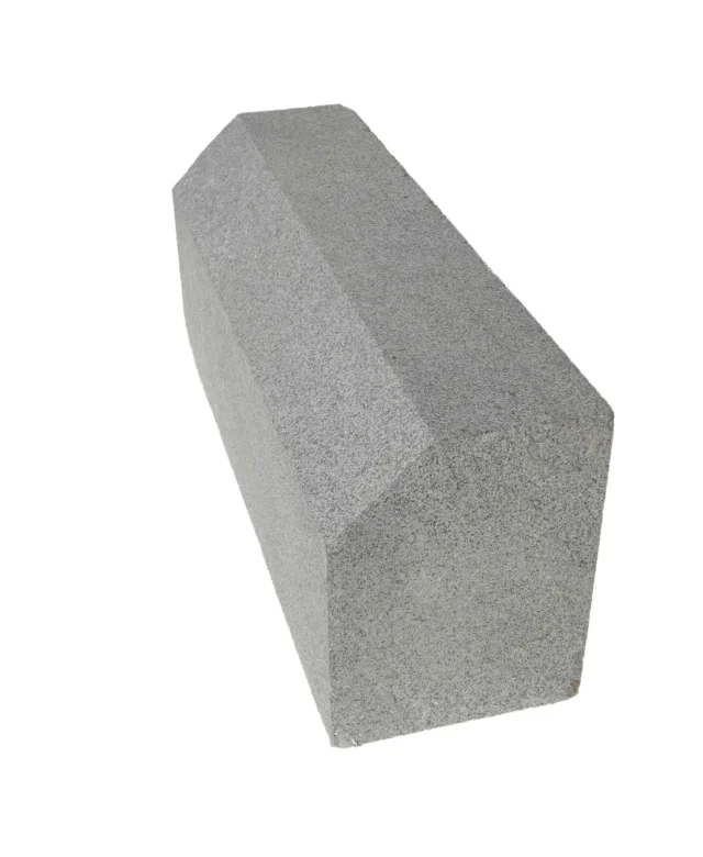 Базалтов бордюр Блек бюти (рязан и скосен 1L) 10 x 15 x 50 см